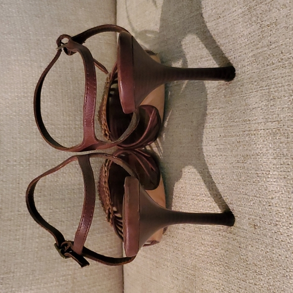 Woman's brown heels size 8.5 - Picture 4 of 4